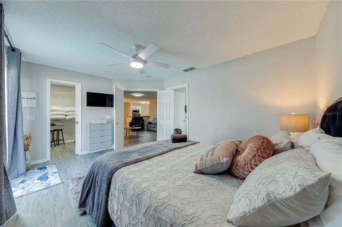 Image No.38-4 Bed Property for sale