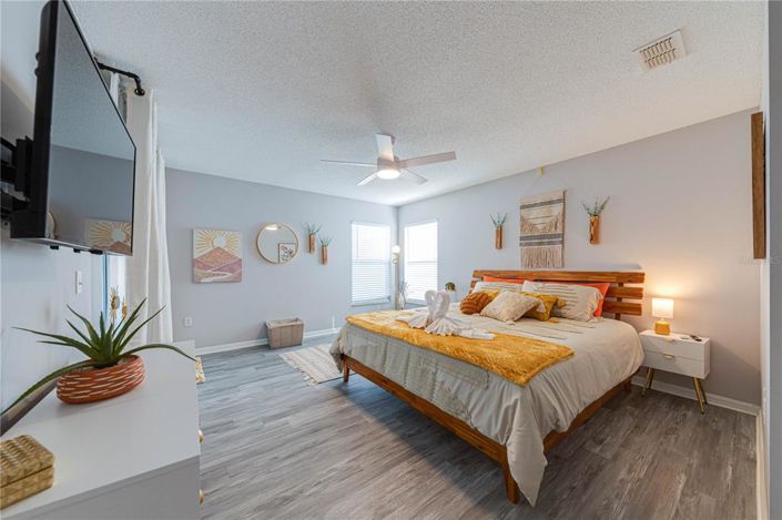 Image No.43-4 Bed Property for sale