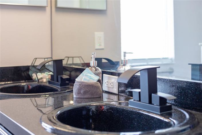 Image No.61-4 Bed Property for sale