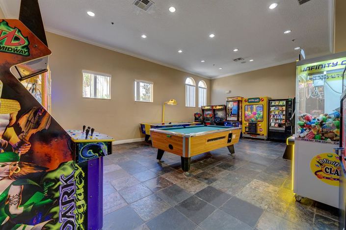 Image No.87-3 Bed Townhouse for sale