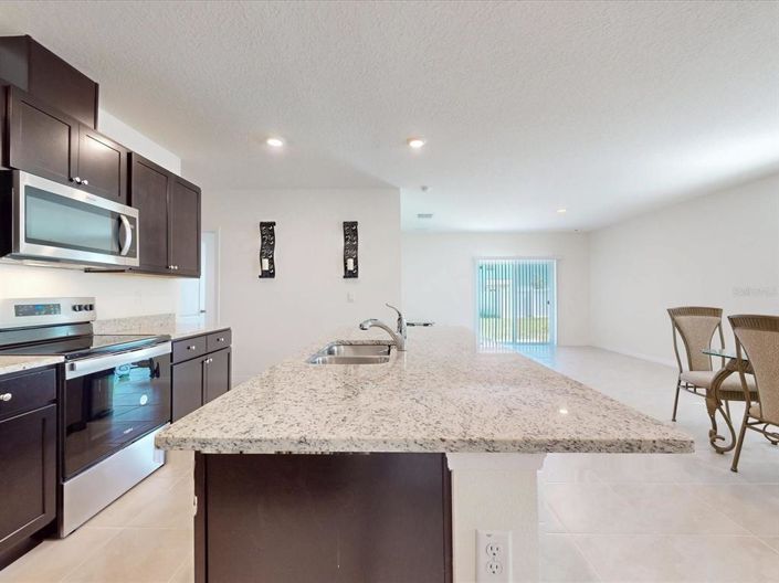 Image No.11-5 Bed Property for sale