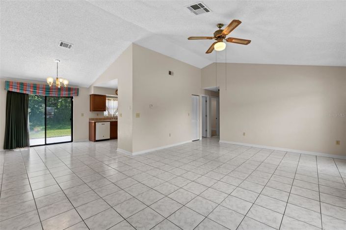 Image No.4-Propriété de 3 chambres à vendre à Kissimmee