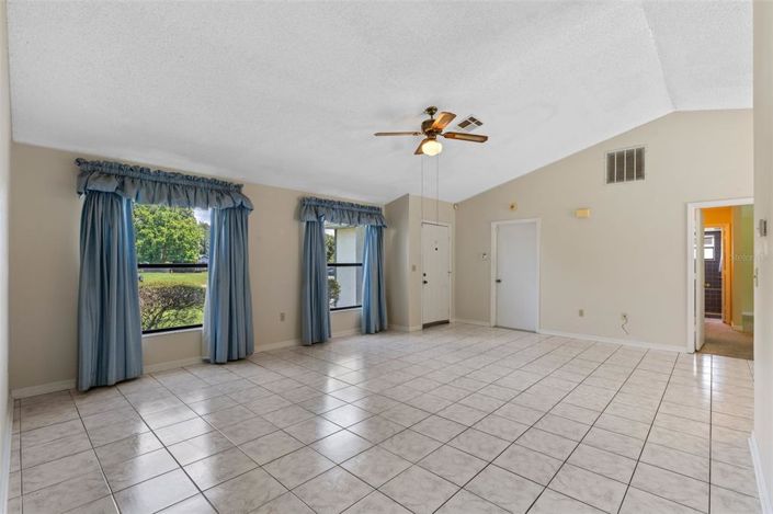 Image No.5-Propriété de 3 chambres à vendre à Kissimmee