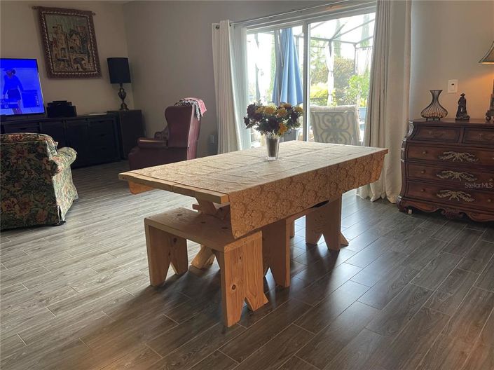 Image No.12-5 Bed Property for sale