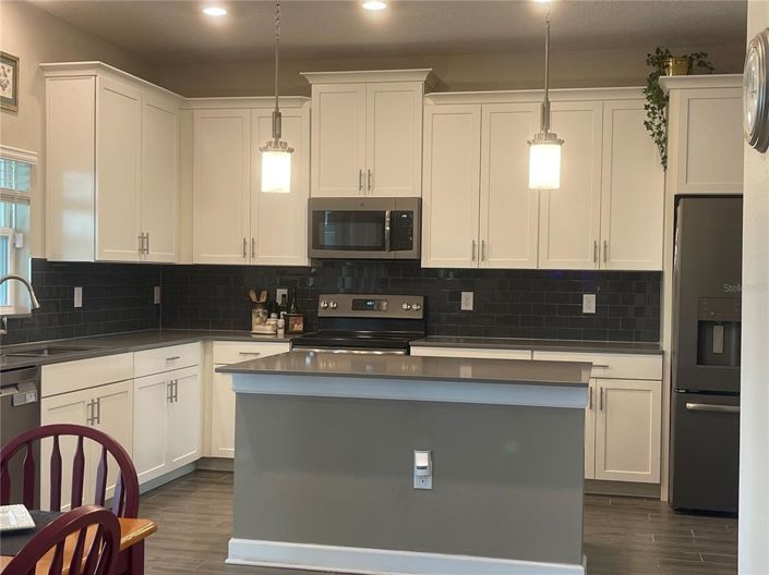 Image No.64-5 Bed Property for sale