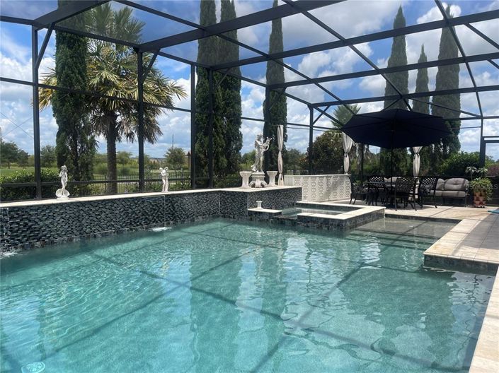 Image No.67-5 Bed Property for sale