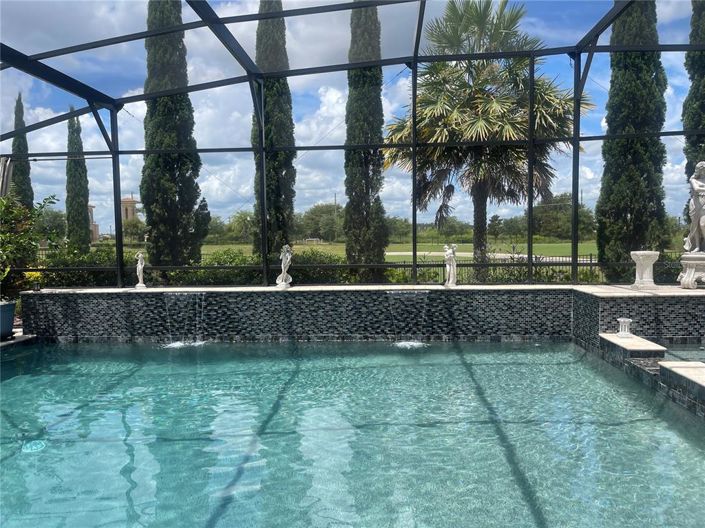 Image No.72-5 Bed Property for sale