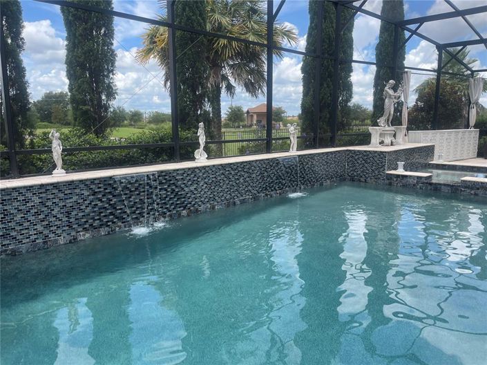 Image No.74-5 Bed Property for sale