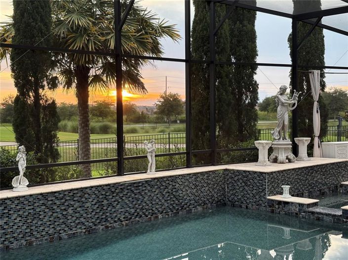 Image No.77-5 Bed Property for sale