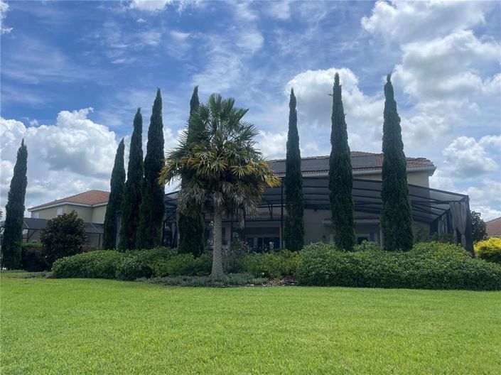 Image No.95-5 Bed Property for sale