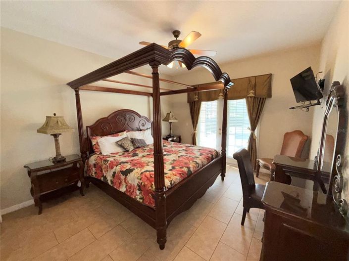 Image No.11-6 Bed Property for sale