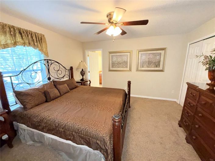 Image No.16-6 Bed Property for sale