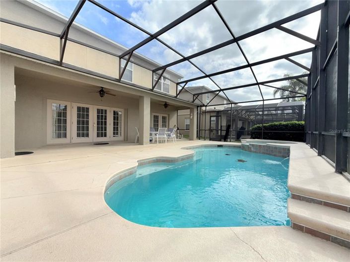 Image No.26-6 Bed Property for sale