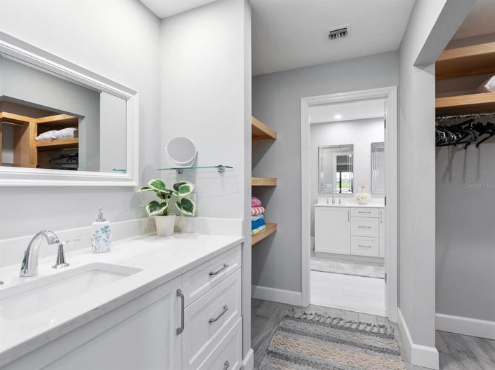 Image No.21-Propriété de 2 chambres à vendre à Sarasota