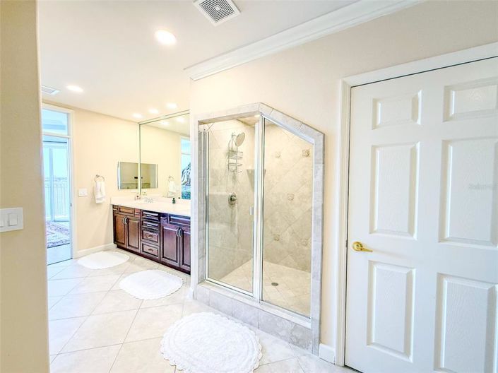 Image No.36-3 Bed Property for sale