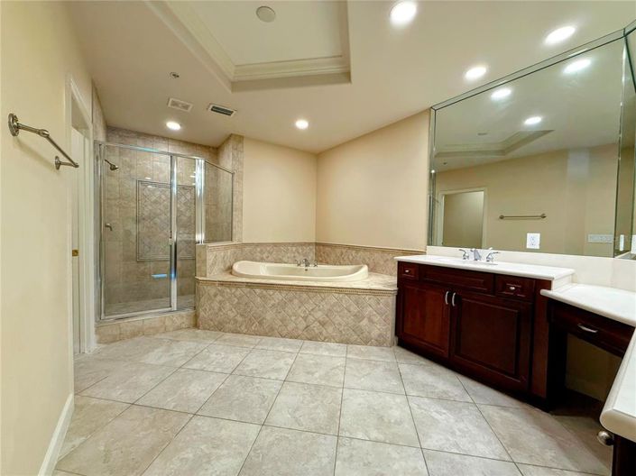 Image No.50-3 Bed Property for sale