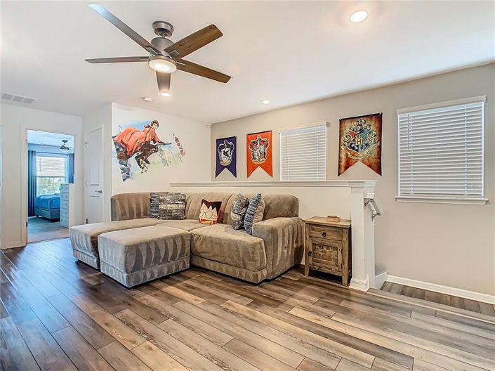 Image No.19-5 Bed Townhouse for sale