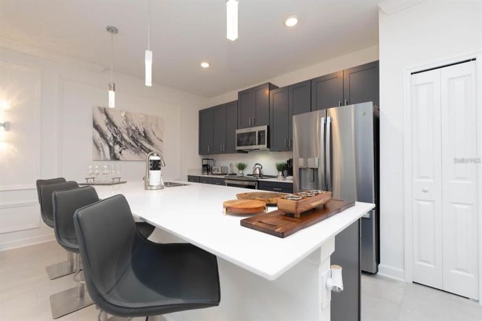 Image No.4-4 Bed Townhouse for sale