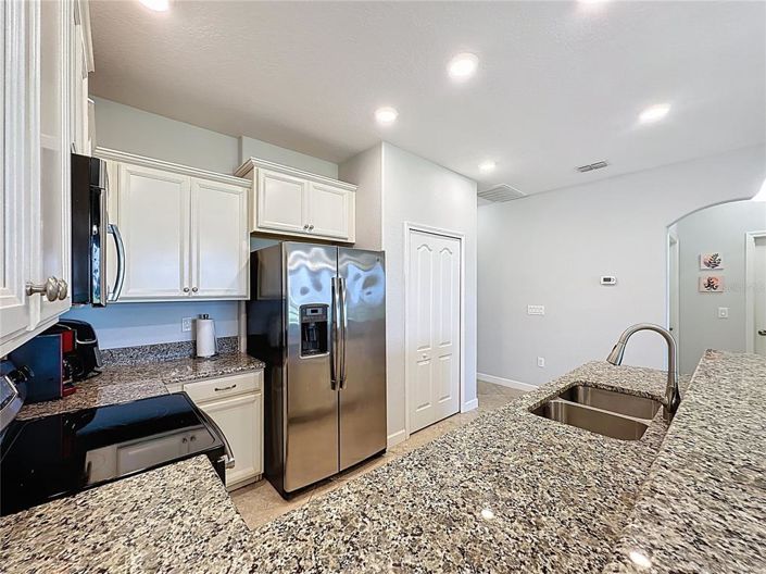 Image No.17-2 Bed Property for sale