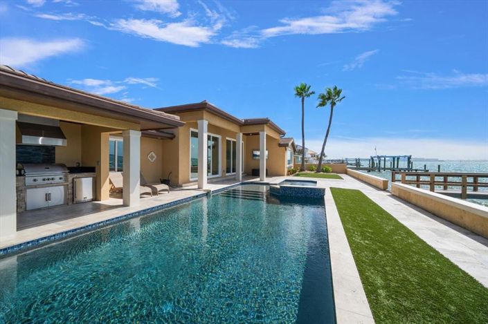 Image No.10-Propriété de 5 chambres à vendre à St. Pete Beach