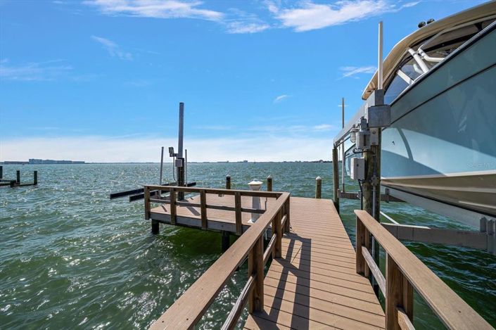 Image No.12-5 Bed Property for sale