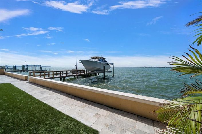 Image No.5-5 Bed Property for sale