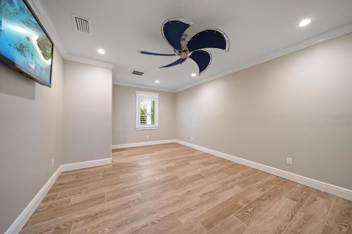 Image No.52-5 Bed Property for sale