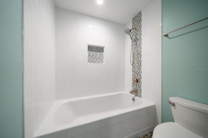 Image No.55-5 Bed Property for sale