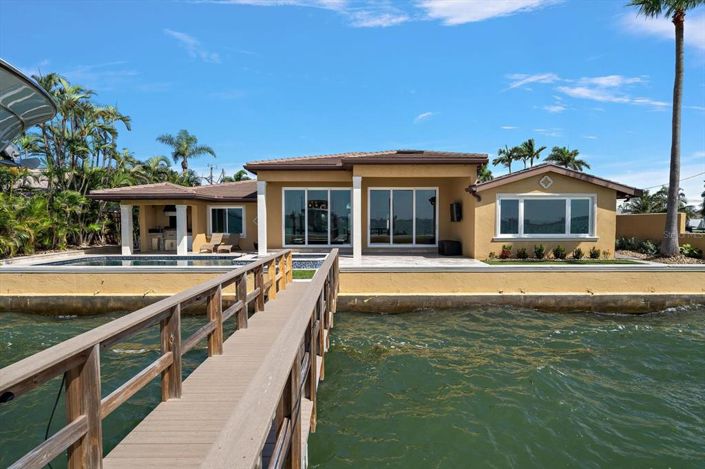 Image No.7-5 Bed Property for sale