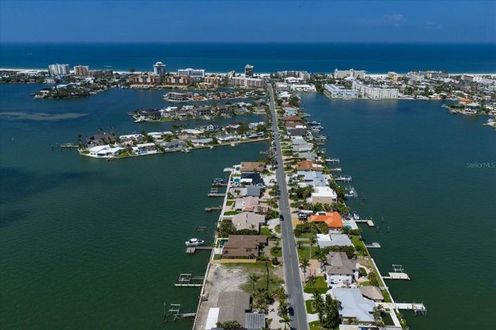 Image No.70-5 Bed Property for sale