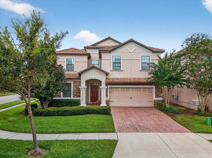 Image No.4-8 Bed Property for sale