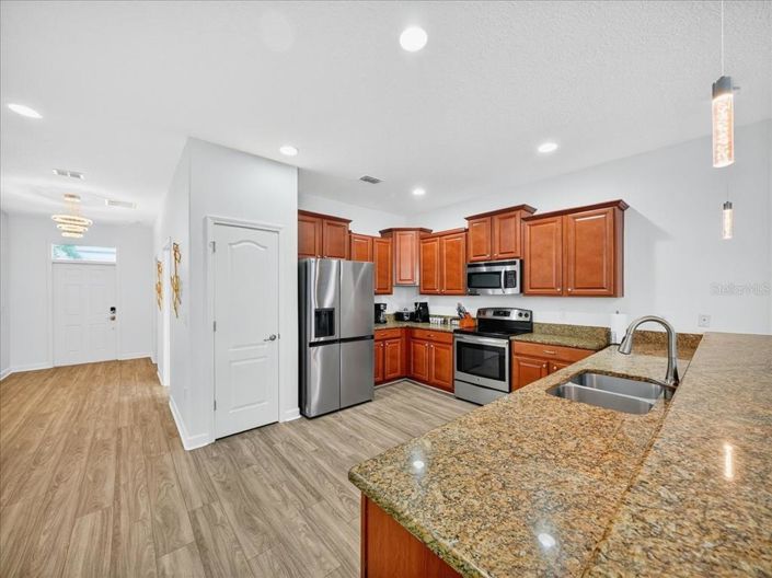 Image No.7-8 Bed Property for sale