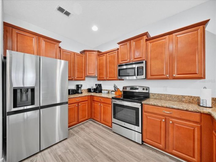 Image No.8-8 Bed Property for sale