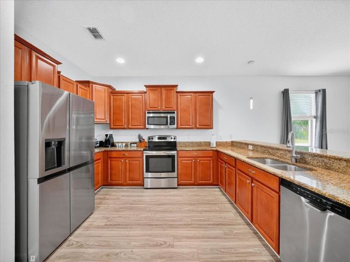 Image No.9-8 Bed Property for sale