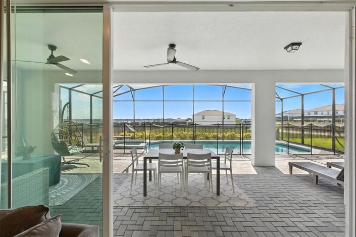 Image No.19-8 Bed Property for sale