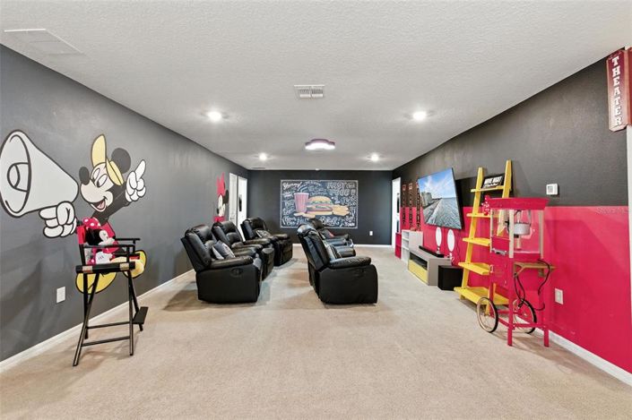 Image No.48-8 Bed Property for sale