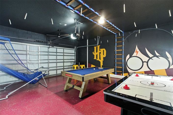 Image No.55-8 Bed Property for sale