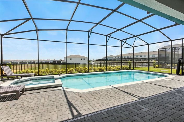 Image No.61-8 Bed Property for sale