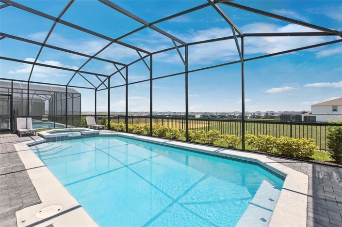 Image No.62-8 Bed Property for sale