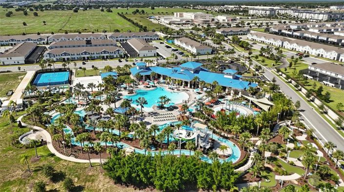 Image No.73-8 Bed Property for sale