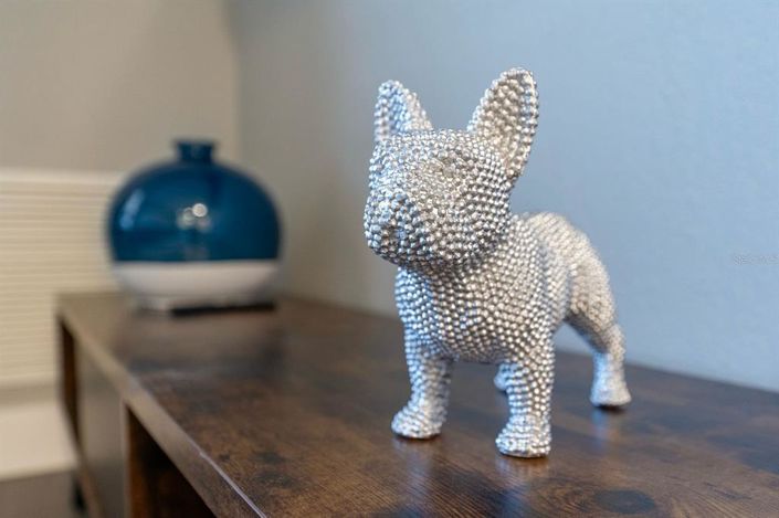 Image No.12-1 Bed Property for sale