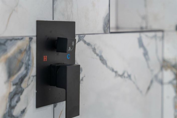 Image No.21-1 Bed Property for sale