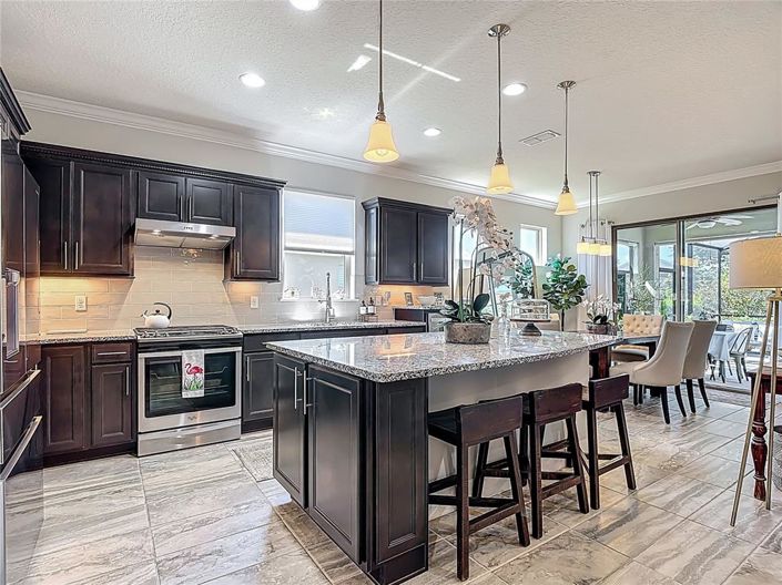 Image No.10-2 Bed Property for sale