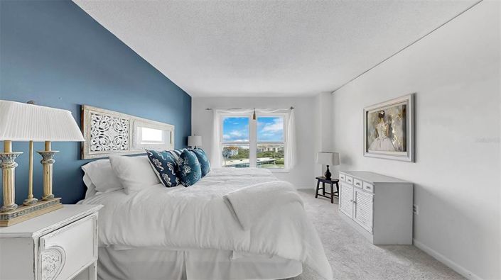 Image No.10-1 Bed Property for sale