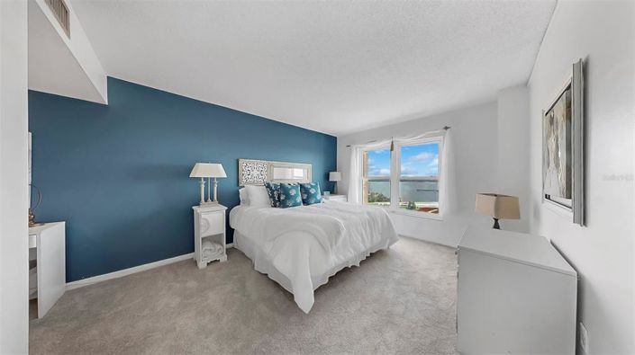 Image No.11-1 Bed Property for sale