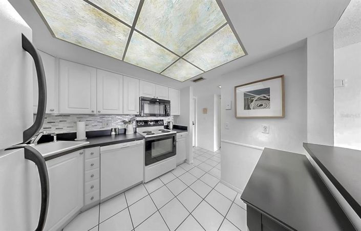 Image No.5-1 Bed Property for sale