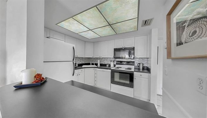 Image No.7-1 Bed Property for sale