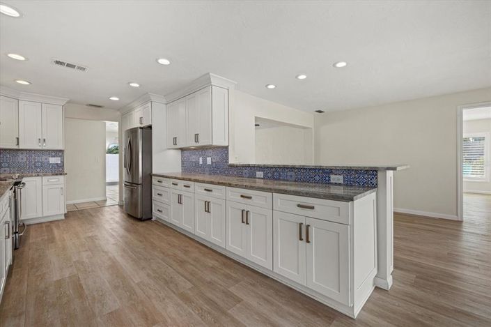 Image No.23-3 Bed Property for sale