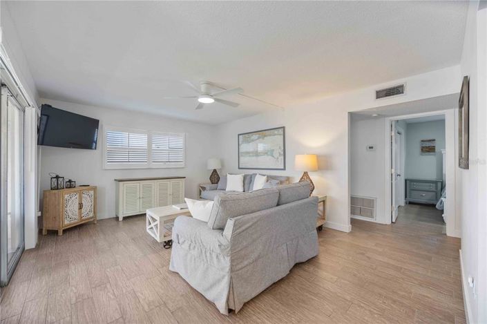 Image No.11-4 Bed Property for sale