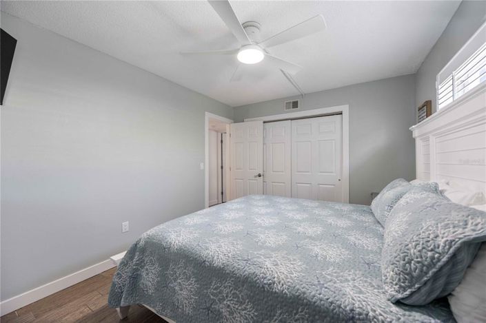 Image No.20-4 Bed Property for sale